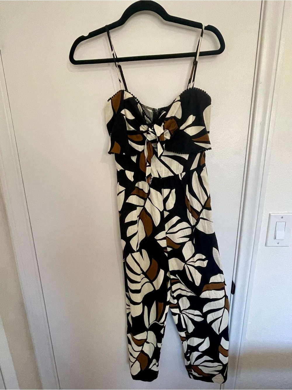 Francesca's Collections Black, White & Brown Leaf-Print Spaghetti-Strap Jumpsuit